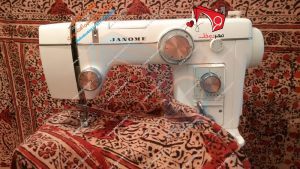 چرخ خیاطی ژانومه مدل ۸۰۲ دستگاه‌­ ژتونی ساخت ژاپن می­‌باشد. مناسب برای مصرف خانگی، نیمه‌حرفه‌ای، حرفه‌ای و صنعتی. بدنه‌ی فلزی بسیار مقاوم