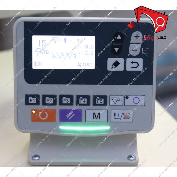 چرخ خیاطی کوسن دوز کامپیوتری هایتکس با قابلیتِ دوخت الیک و هرگونه طرح و نمای کوچک دیگر به‌صورت تمام اتوماتیک روی کوسن، بالش و هر جنسی با ضخامت و حجم زیاد.