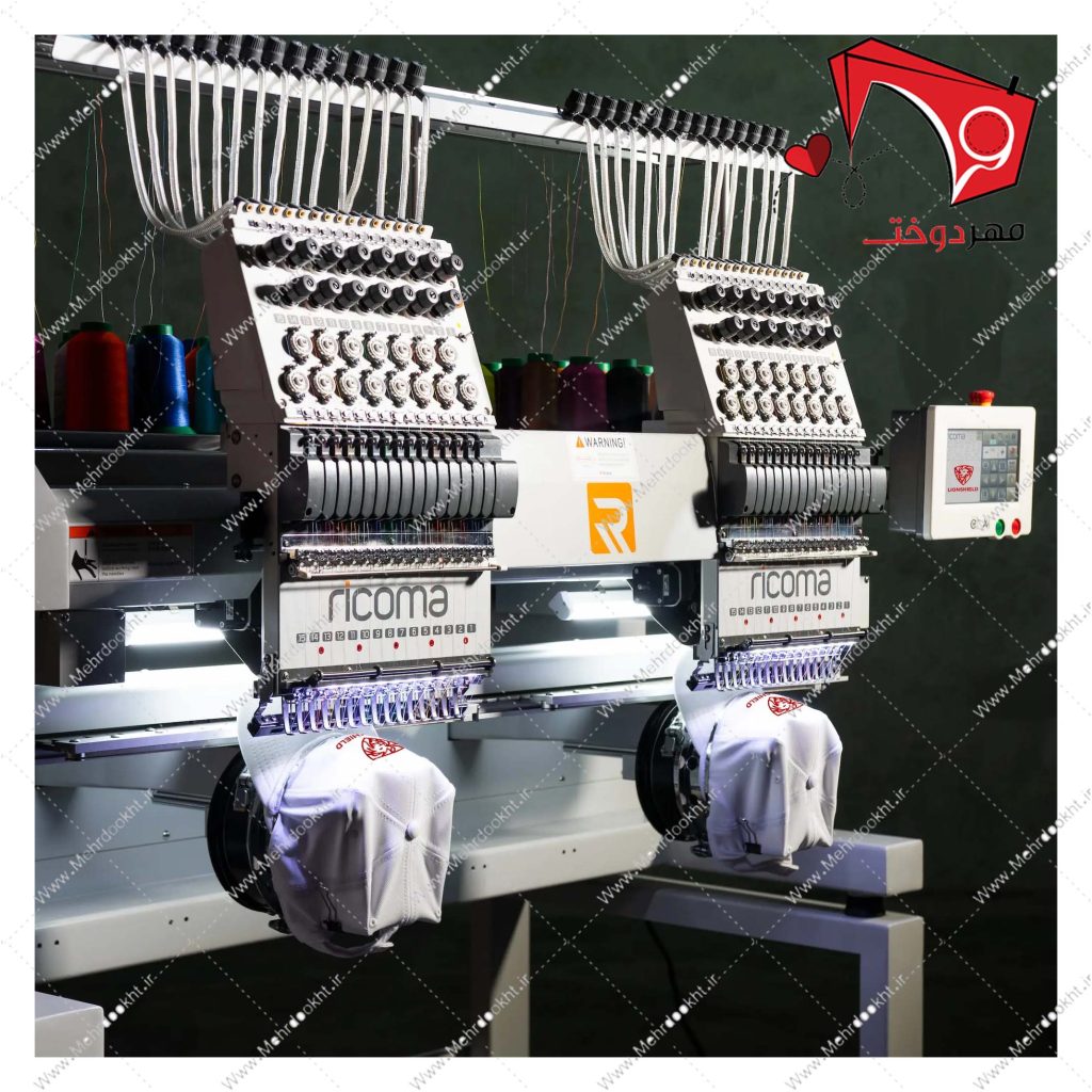 دستگاه گلدوزی دو کله کامپیوتری ریکوما ابعاد ۳۵x۵۰ سانتی متر، مناسب برای گلدوزی تمام اتوماتیک با کارگاه بر روی تیشرت، کلاه و انواع پارچه